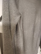 Elegancka narzutka z metalizowaną nitką