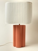 Lampa stołowa Westwing Collection z ceramiczną podstawą