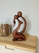 Rzeźba drewniana 40cm zakochani Indonezja naturalne drewno idealny prezent