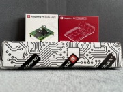 Raspberry Pi 4 4GB wraz z Raspberry Pi PoE+ HAT