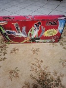 Zjeżdżalnia autek z podnośnikiem. 