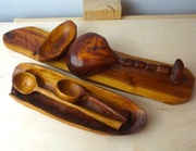 rzeźbiony rustykalny zestaw z drewna śliwy