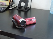 Kamera Sony HDR-PJ240 z wbudowanym projektorem