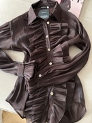 Czekoladowa koszula zjawiskowa z żabotem