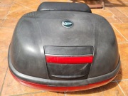 KUFER GIVI KYMCO  z oparciem pasazera i plyta montazowa