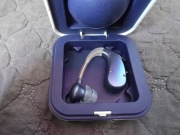 Cyfrowy Aparat Słuchowy Zauszny Wzmacniacz Dźwięku – Akumulator + Etui