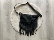 skórzana torba z frędzlami na ramię 