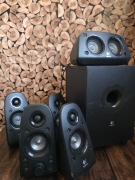 Głośniki Logitech Z506 5.1 – Przestrzenny dźwięk Surround