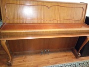 Pianino CALISIA CHIPPENDALE M-105