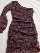 Sukienka letnia. Stradivarius roz.S . Na jedno ramie