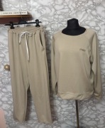 Beżowy dres damski biust 120