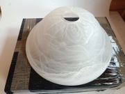 Klosz do lampy mleczny marmurek z motywem kwiatowym