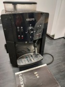 Ekspres do kawy KRUPS-EA81- uszkodzony.