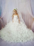 Suknia ślubna tiulowa oraz welon 