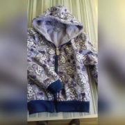 bluza z kapturem z 'misiem'