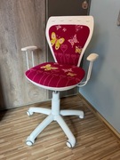 Krzesło fotel obrotowy dla dziecka White Butterfly marki Nowy Styl