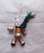 Ceramiczna ozdoba choinkowa - Bałwanek z dzwoneczków.