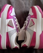 Buty sportowe w rozmiarze 39