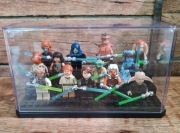 Duża gablota ekspozycyjna na figurki Lego na 30 figurek 