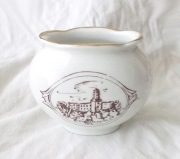 zamek Grodno wazonik z porcelany wawel