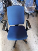 Krzesło biurowe niebieskie używane 