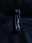Bransoleta paracord z wędkarskim akcentem black