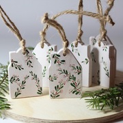 Ręcznie malowane drewniane ozdoby świąteczne – domki, zestaw 6 sztuk