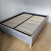 Łóżko tapicerowane SENPO 160x200 szare z pojemnikiem JAK NOWE