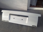 Opel Omega A sedan klapa pokrywa bagażnika emblematy