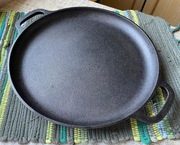 Patelnia żeliwna 35 cm