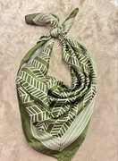 Apaszka chustka w modnym stylu