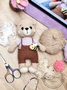 Ręcznie robiony szydełkowy miś prezent narodziny dziecka