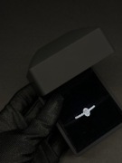 Pierścionek zaręczynowy owalny szlif srebrny moissanite rozmiar 7