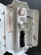 Apple Watch Series 4 40mm Gold Aluminum - Komplet