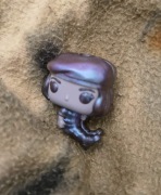 Figurka Kinder joy stranger things "Robin upside down"