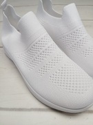 Białe sneakersy slip on lekkie sportowe buty siateczka rozmiar 39 