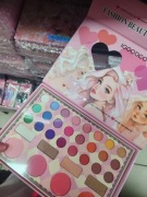 Duzy zestaw kosmetyki i akcesoria  dla dziewczynki 