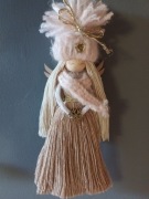 Świąteczny aniołek, makramowy 9 x 22 cm