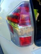 Prius Plus lampa lewa tył 