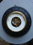 Duży stary barometr autorski Dania.