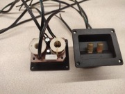 Złącze głośnika ze zwrotnica 3 drożną 