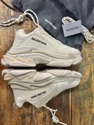 Balenciaga Triple S Cream Off-White – Noszone 2x, Stan Idealny
