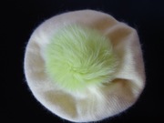 Beret-czapka z pomponem  z lisa,  kobieta, wełna+ angora, NOWA.