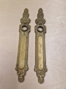 Stare mosiężne szyldy do drzwi