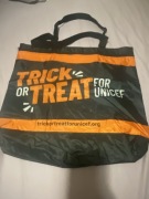 Super piękna  trick or treat for unicef torba czarna pomarańcz nie używana 