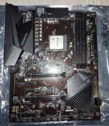 Ryzen 5 5600 + Gigabyte b550m gaming v2 + chłodzenie fabryczne AMD 
