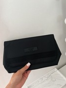 Męska kosmetyczka podróżna Armani czarna do zawieszenia