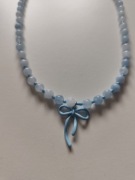 Naszyjnik z akwamarynu z niebieską kokardką wykonaną ze stopu wiosna