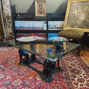 Ława szklana  na podstawie 4 chartów z brązu 