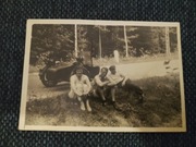 stare zdjęcie z czasów prl motyw motocykl z koszem unikat